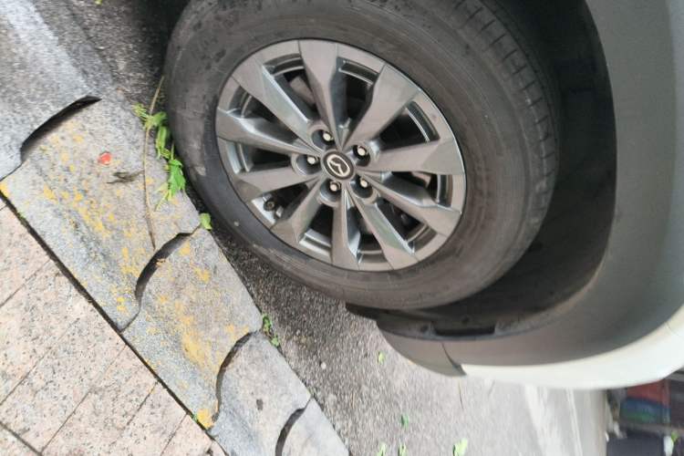 Used Mazda CX-50 2023 2.5L Comfort Edition Right Front Wheel Hub