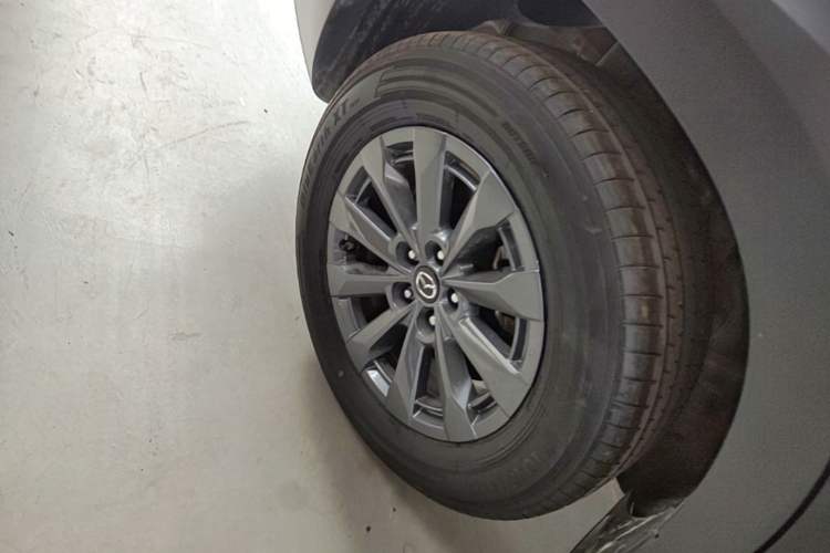 Used Mazda CX-50 2023 2.5L Comfort Edition Right Rear Wheel Hub
