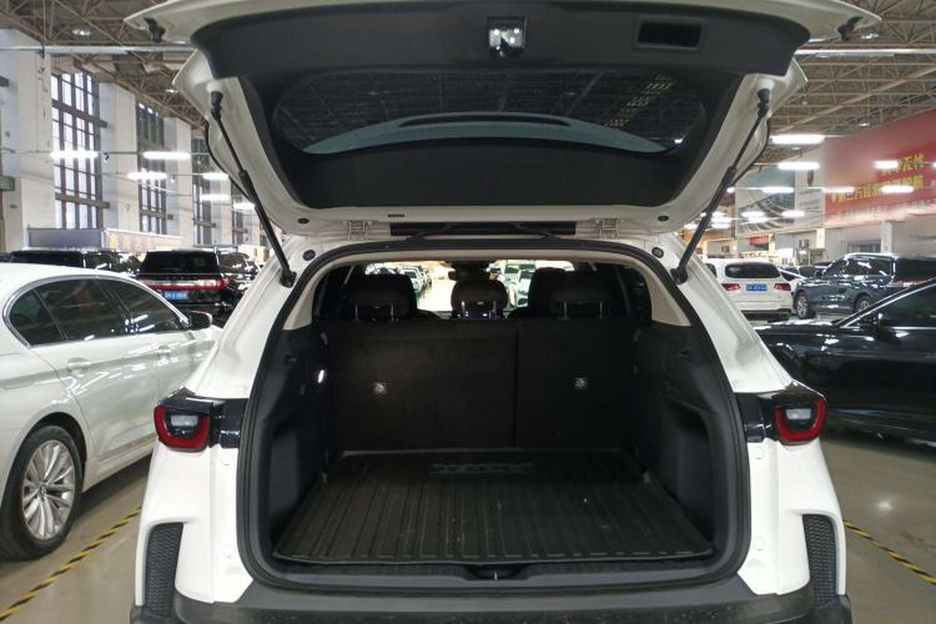 Used Mazda CX-50 2023 2.5L Comfort Edition Trunk