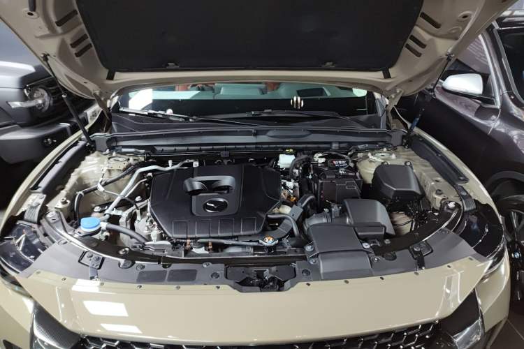 Used Mazda CX-50 2023 2.5L Luxury Edition Engine Bay