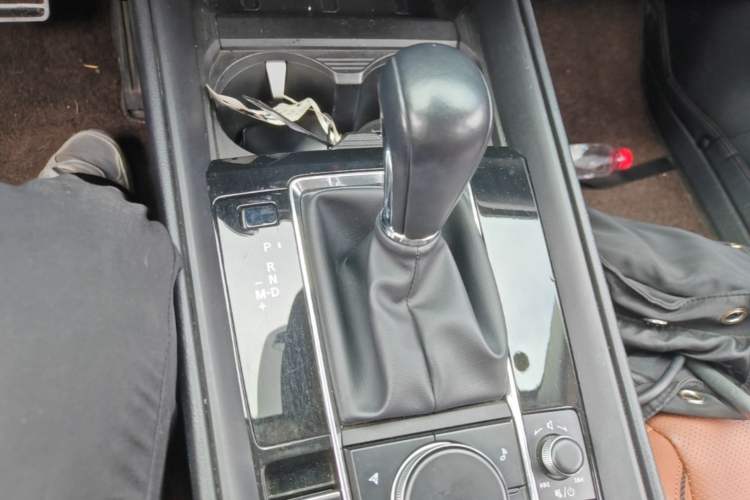 Used Mazda CX-50 2023 2.5L Luxury Edition Gear Lever