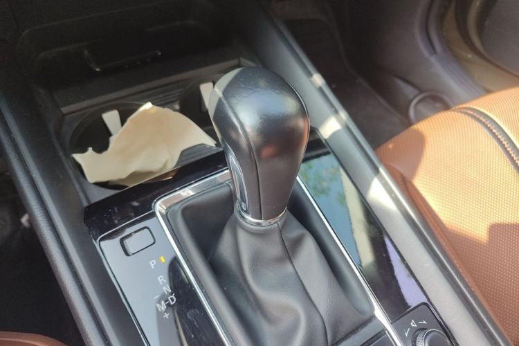 Used Mazda CX-50 2023 2.5L Luxury Edition Gear Lever