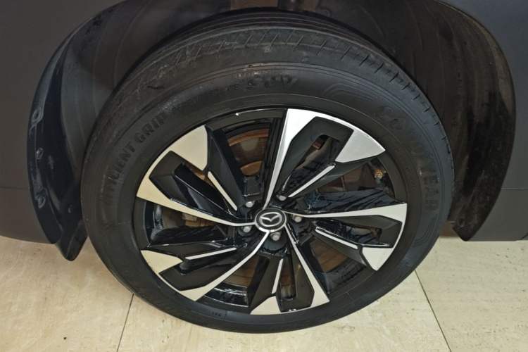Used Mazda CX-50 2023 2.5L Smart Drive Version Left Front Wheel Hub