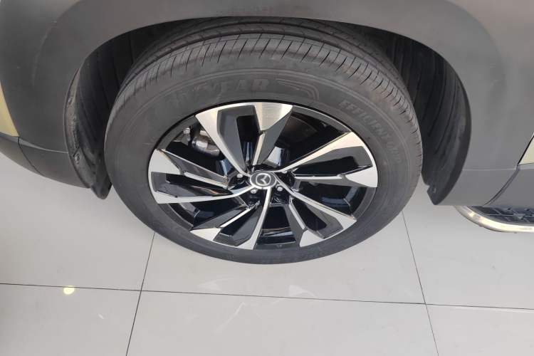 Used Mazda CX-50 2023 2.5L Luxury Edition Left Front Wheel Hub