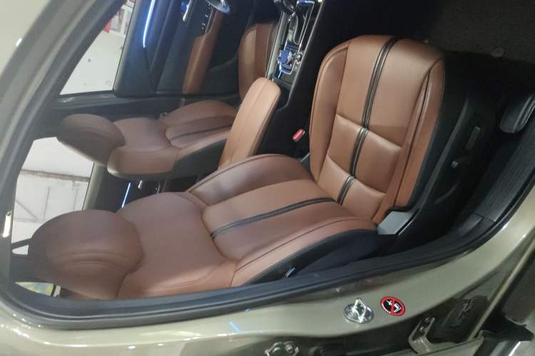 Used Mazda CX-50 2023 2.5L Luxury Edition Right Front Seat