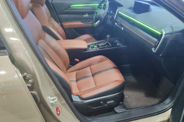 Used Mazda CX-50 2023 2.5L Luxury Edition Right Front Seat