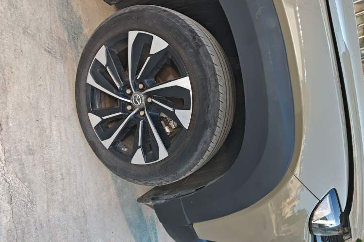 Used Mazda CX-50 2023 2.5L Luxury Edition Right Front Wheel Hub
