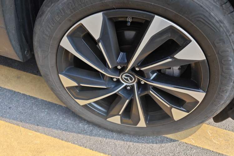 Used Mazda CX-50 2023 2.5L Smart Drive Version Right Front Wheel Hub