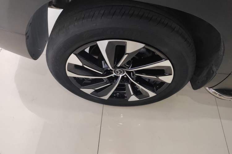 Used Mazda CX-50 2023 2.5L Luxury Edition Right Rear Wheel Hub