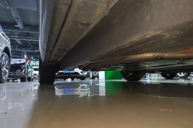 Used Mazda CX-50 2023 2.5L Smart Drive Version Right Side Sill