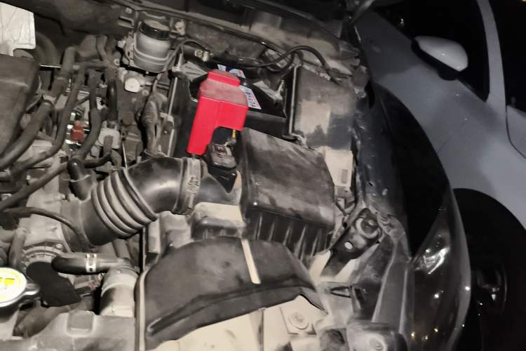 Used Mazda CX-7 2011 2.5L Luxury Edition Engine Bay Left
