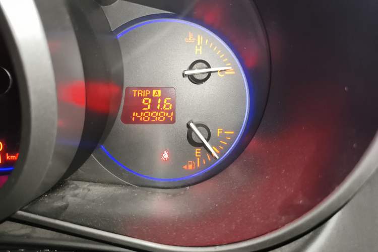 Used Mazda CX-7 2011 2.5L Luxury Edition Odometer Close Up