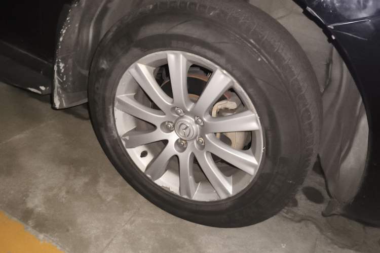 Used Mazda CX-7 2011 2.5L Luxury Edition Right Front Wheel Hub