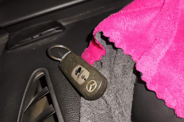 Used Mazda CX-7 2011 2.5L Luxury Edition Vehicle Key
