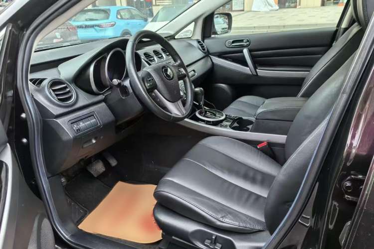 Used Mazda CX-7 2014 2.5L 2WD Luxury Edition Interior 3