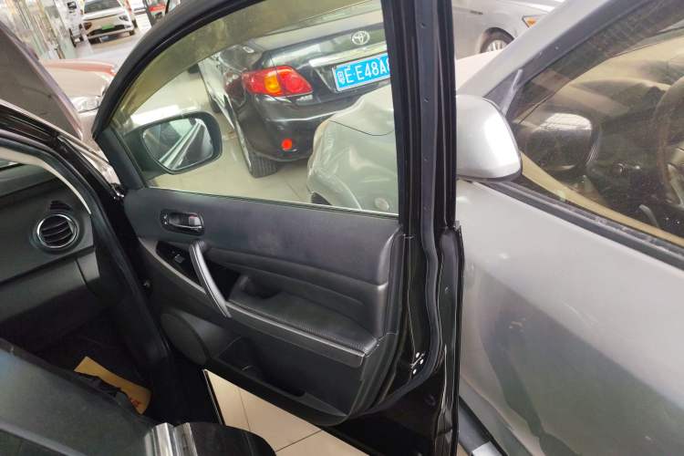 Used Mazda CX-7 2014 2.5L 2WD Luxury Edition Interior 5