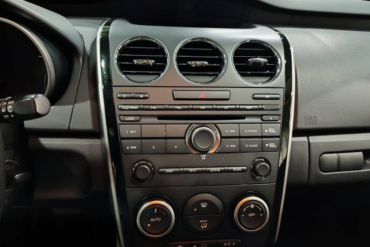 Used Mazda CX-7 2014 2.5L 2WD Luxury Edition Interior 3