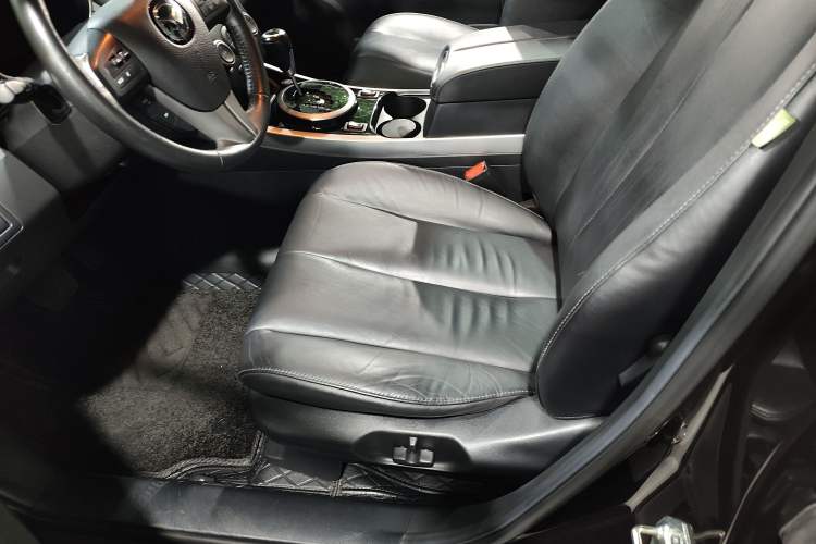 Used Mazda CX-7 2014 2.5L 2WD Luxury Edition Interior 5