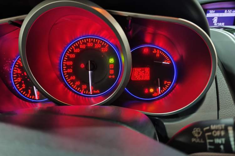 Used Mazda CX-7 2014 2.5L 2WD Luxury Edition Odometer Close Up
