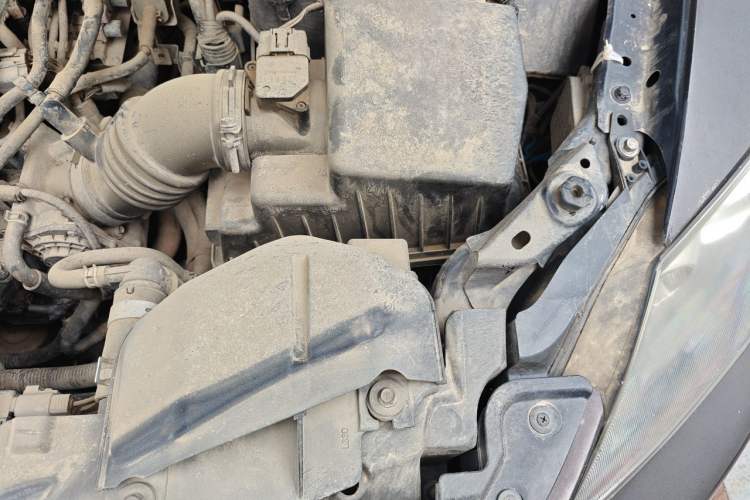 Used Mazda CX-7 2010 2.5L Luxury Edition Engine Bay Left