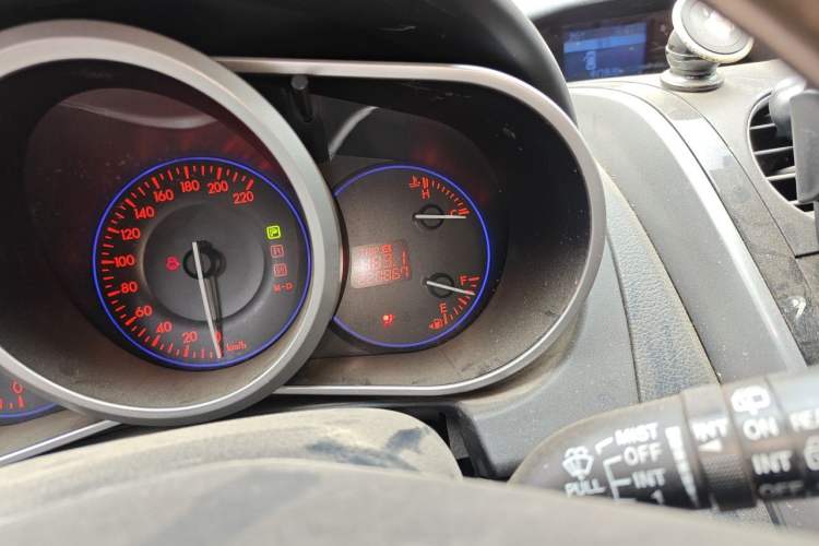 Used Mazda CX-7 2010 2.5L Luxury Edition Odometer Close Up