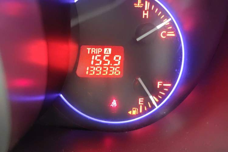 Used Mazda CX-7 2010 2.5L Luxury Edition Odometer Close Up
