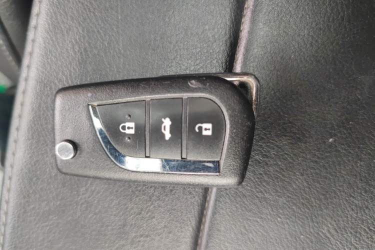 Used Mazda CX-7 2010 2.5L Luxury Edition Vehicle Key
