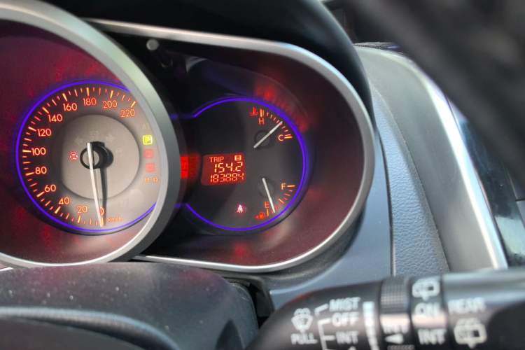 Used Mazda CX-7 2010 2.5L Luxury Edition Odometer Close Up