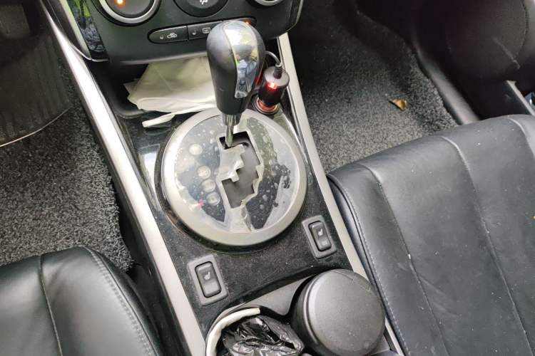 Used Mazda CX-7 2011 2.5L Luxury Edition Gear Lever