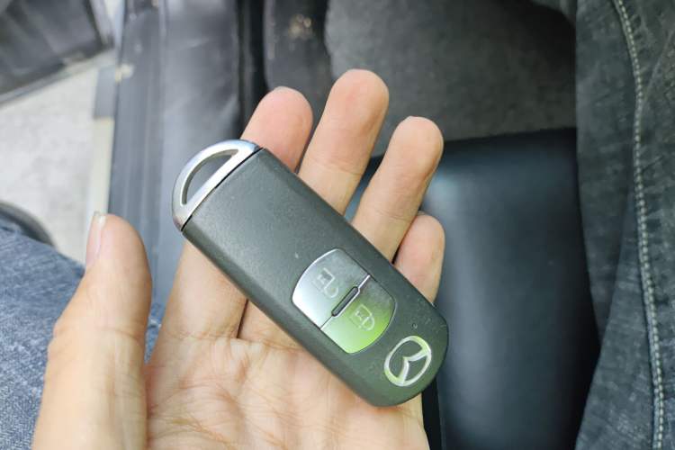 Used Mazda CX-7 2011 2.5L Luxury Edition Vehicle Key