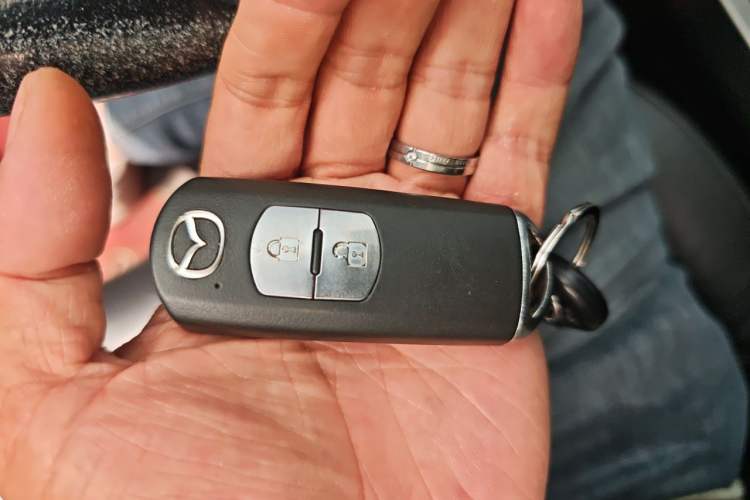 Used Mazda CX-7 2011 2.5L Luxury Edition Vehicle Key
