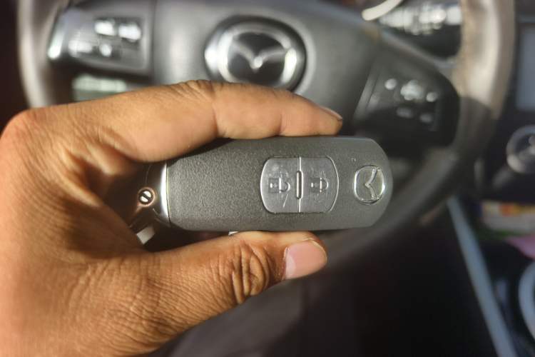 Used Mazda CX-7 2011 2.5L Luxury Edition Vehicle Key