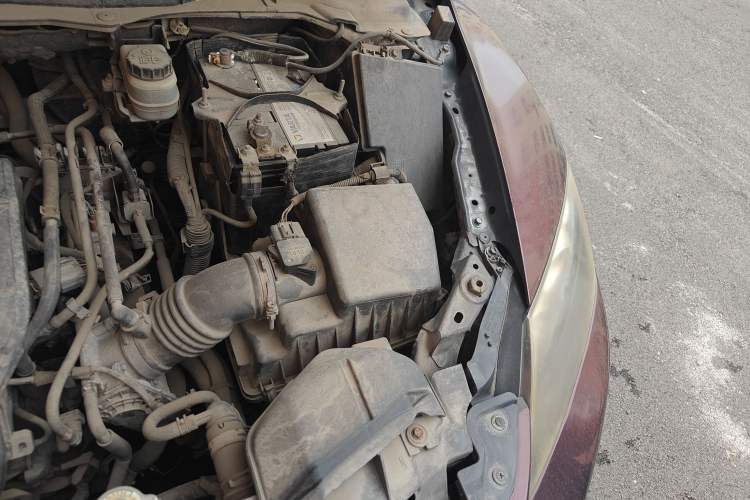 Used Mazda CX-7 2011 2.5L Luxury Edition Engine Bay Left