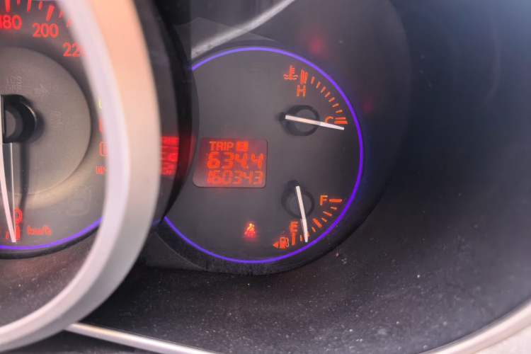 Used Mazda CX-7 2011 2.5L Luxury Edition Odometer Close Up