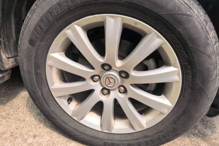Used Mazda CX-7 2011 2.5L Luxury Edition Right Front Wheel Hub