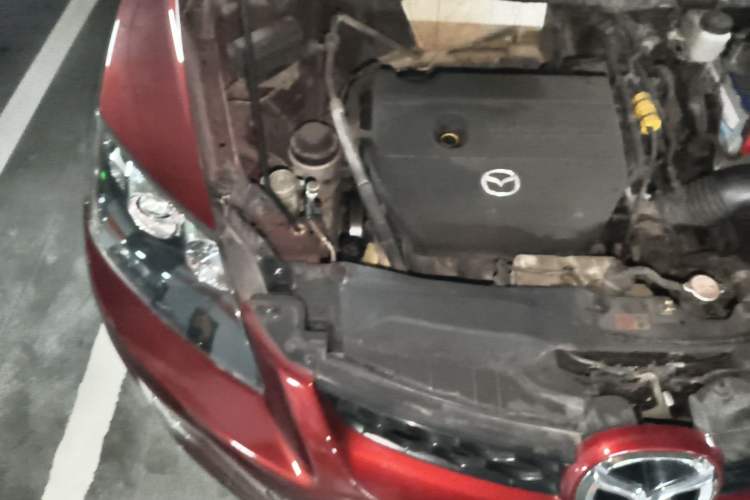 Used Mazda CX-7 2011 2.5L Luxury Edition Engine Bay Right