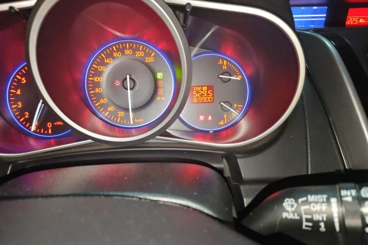 Used Mazda CX-7 2011 2.5L Luxury Edition Odometer Close Up