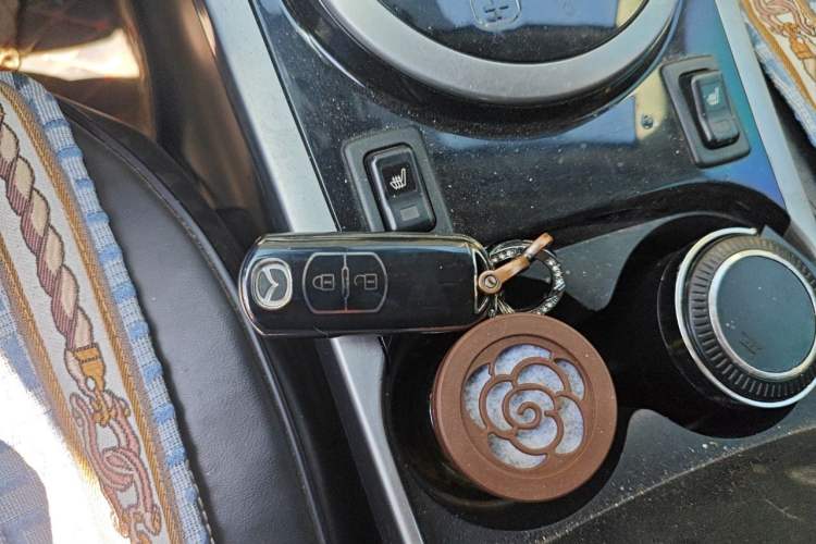 Used Mazda CX-7 2011 2.5L Luxury Edition Vehicle Key