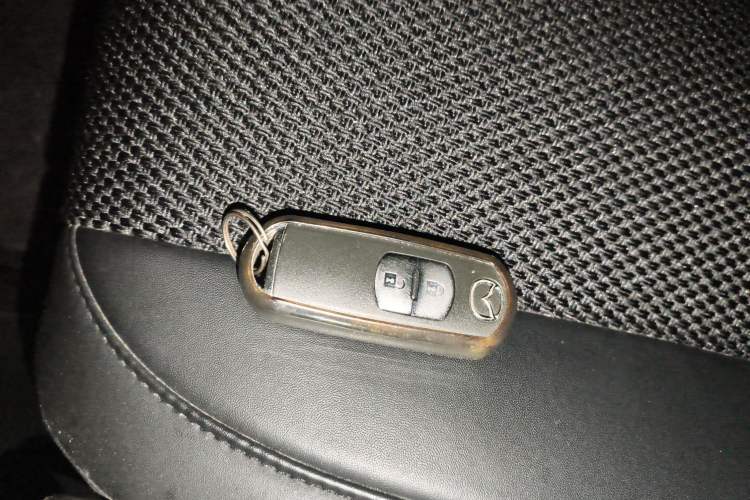 Used Mazda CX-7 2011 2.5L Luxury Edition Vehicle Key
