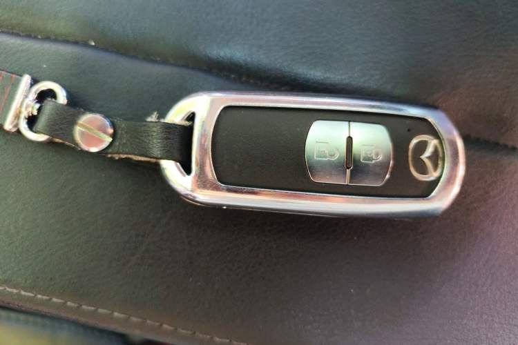 Used Mazda CX-7 2011 2.5L Luxury Edition Vehicle Key