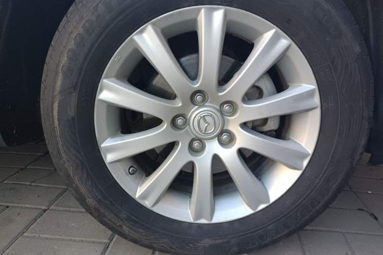 Used Mazda CX-7 2011 2.5L Luxury Edition Right Front Wheel Hub