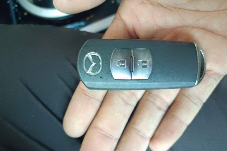 Used Mazda CX-7 2011 2.5L Luxury Edition Vehicle Key