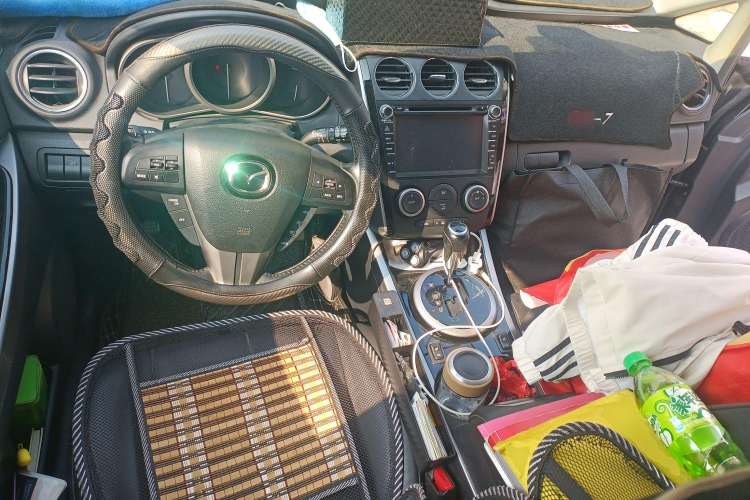 Used Mazda CX-7 2014 2.5L 2WD Premium Edition Center Console