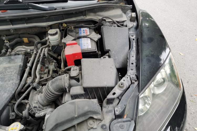 Used Mazda CX-7 2014 2.5L 2WD Premium Edition Engine Bay Left