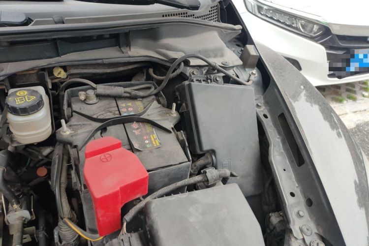 Used Mazda CX-7 2014 2.5L 2WD Fashion Edition Engine Bay Left