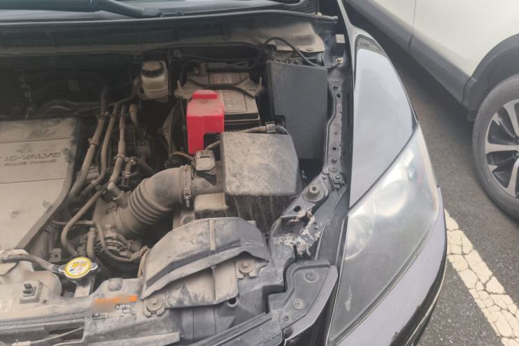 Used Mazda CX-7 2014 2.5L 2WD Fashion Edition Engine Bay Left