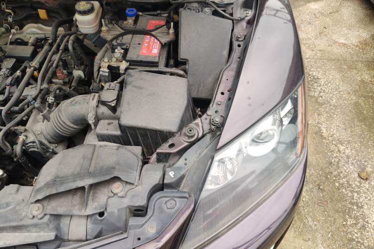 Used Mazda CX-7 2014 2.5L 2WD Luxury Edition Engine Bay Left