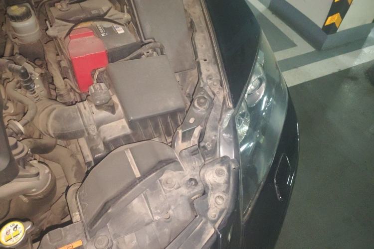 Used Mazda CX-7 2014 2.3T Smart All-Wheel Drive Supreme Edition Engine Bay Left