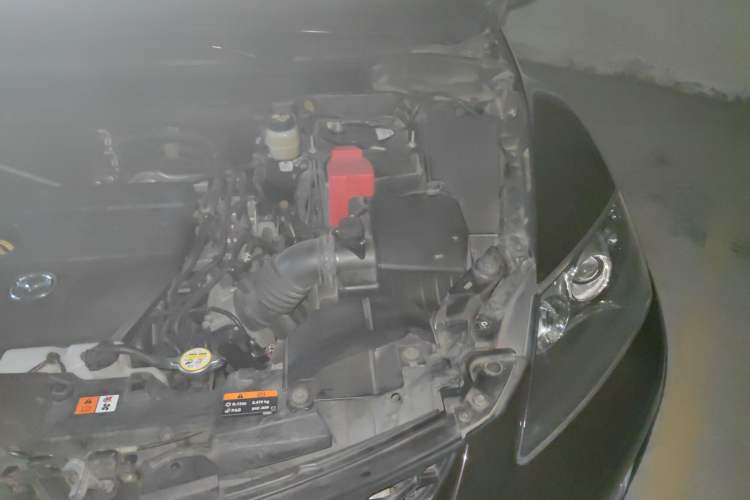 Used Mazda CX-7 2014 2.5L 2WD Luxury Edition Engine Bay Left