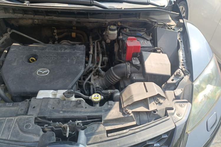 Used Mazda CX-7 2014 2.5L 2WD Premium Edition Engine Bay Left
